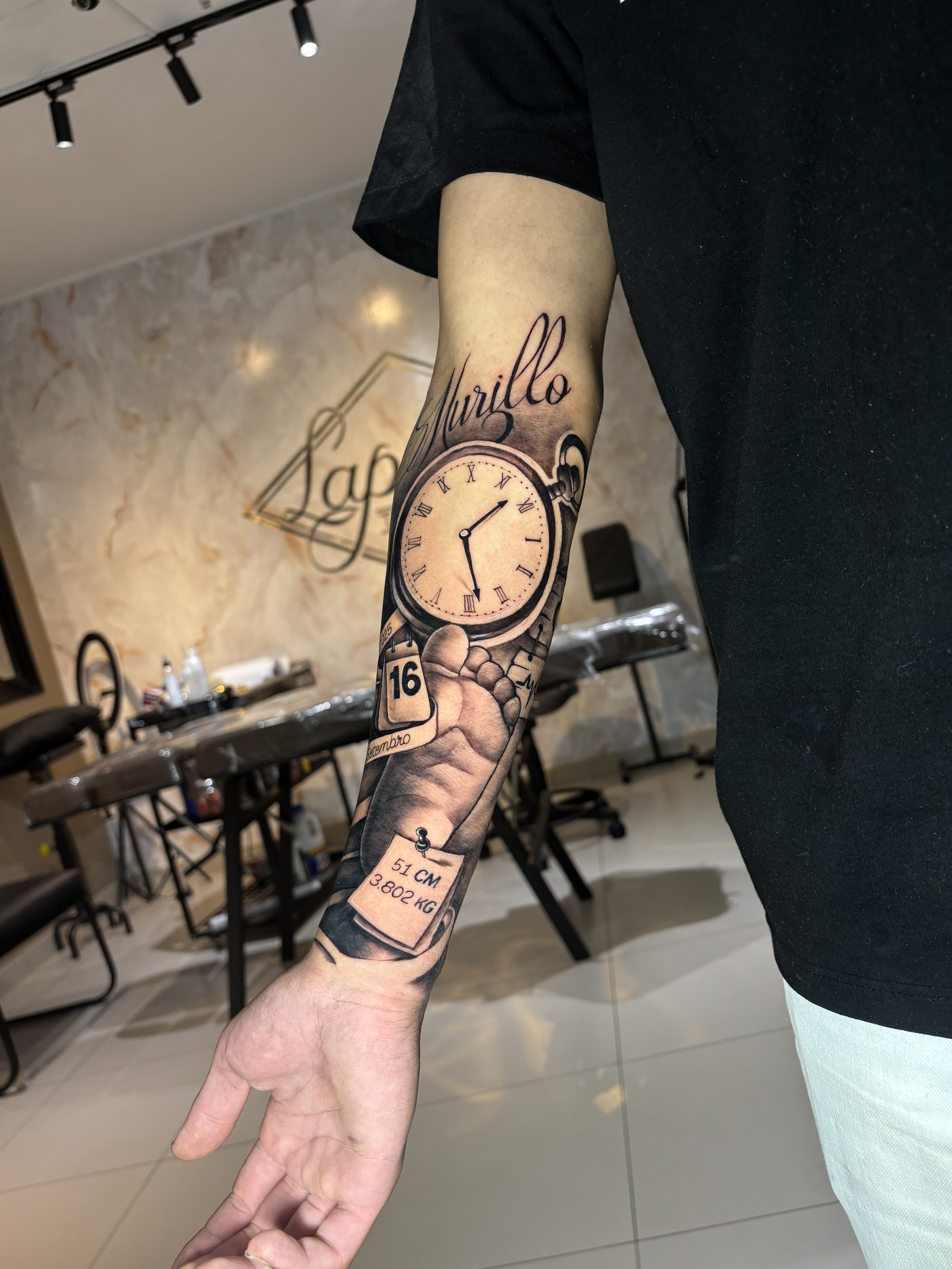 Tatuagem Realista Preto e Cinza em São José dos Campos por Gabriel Borges 1